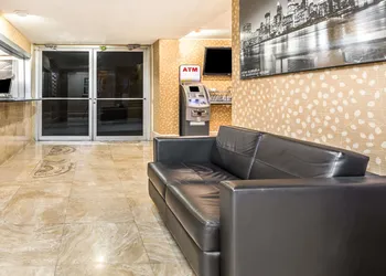Super 8 by Wyndham North Bergen NJ/NYC Area hotel thumbnail 2