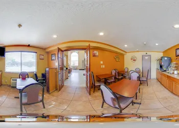 Econo Lodge Inn & Suites Albuquerque East I-40 Eubank Exit hotel thumbnail 3