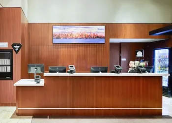 Hilton Garden Inn New York/West 35th Street hotel thumbnail 8