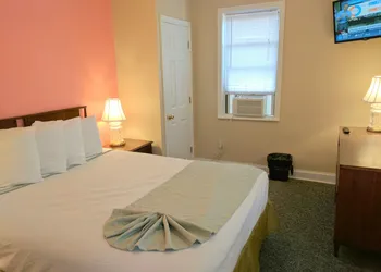 Key West Motel hotel thumbnail 4