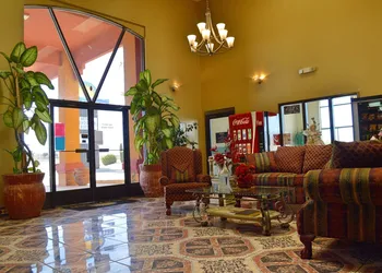 Days Inn by Wyndham Carlsbad hotel thumbnail 2