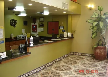 Days Inn by Wyndham Carlsbad hotel thumbnail 5