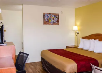 Econo Lodge Albuquerque East hotel thumbnail 5
