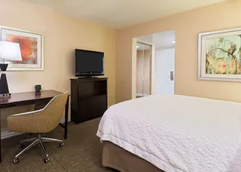 Hampton Inn White Plains/Tarrytown hotel thumbnail 7
