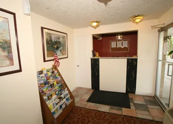Budget Inn - Syracuse Airport hotel thumbnail 2