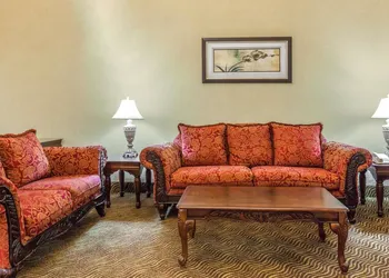 Super 8 by Wyndham Liverpool/Clay/Syracuse Area hotel thumbnail 2