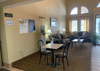 Super 8 by Wyndham Liverpool/Clay/Syracuse Area hotel thumbnail 4
