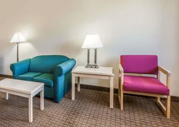 Super 8 by Wyndham Liverpool/Clay/Syracuse Area hotel thumbnail 6