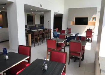 Holiday Inn Express Hotel & Suites Rochester - Victor by IHG hotel thumbnail 3