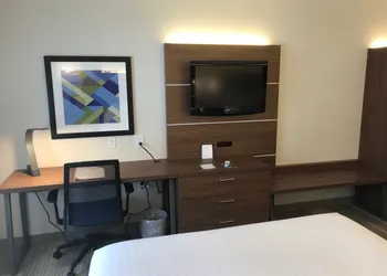 Holiday Inn Express Hotel & Suites Rochester - Victor by IHG hotel thumbnail 7