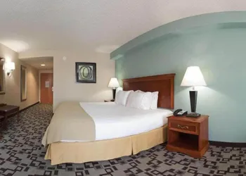 Holiday Inn Express Apex - Raleigh by IHG hotel thumbnail 2