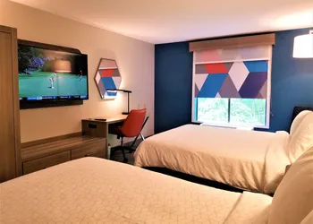 Holiday Inn Express Apex - Raleigh by IHG hotel thumbnail 5