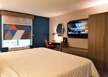 Holiday Inn Express Apex - Raleigh by IHG hotel thumbnail 8