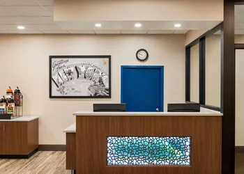 Super 8 by Wyndham Liverpool/Syracuse North Airport hotel thumbnail 4