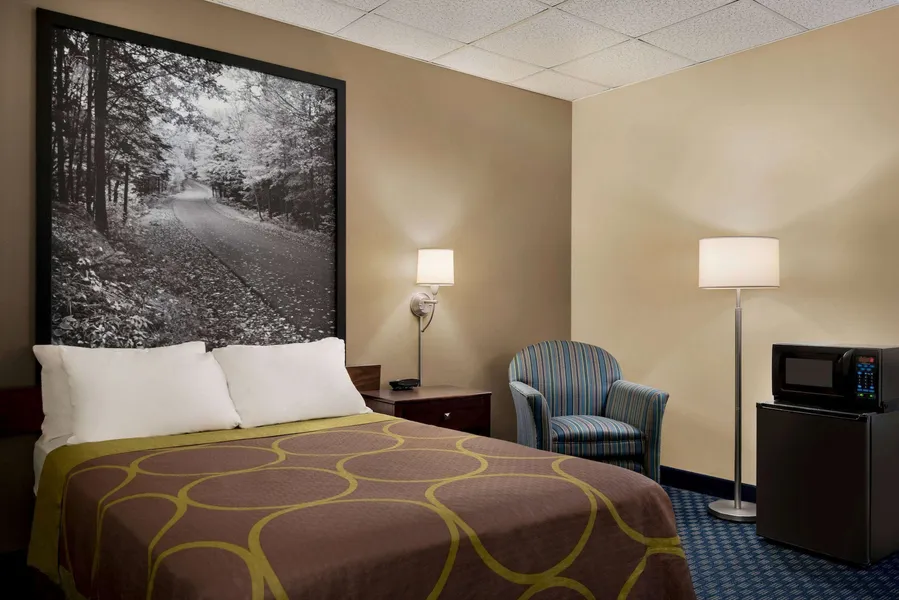 Super 8 by Wyndham Liverpool/Syracuse North Airport hotel detail image 6