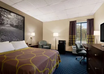 Super 8 by Wyndham Liverpool/Syracuse North Airport hotel thumbnail 7