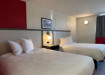 Ramada by Wyndham Lumberton NC North hotel thumbnail 2