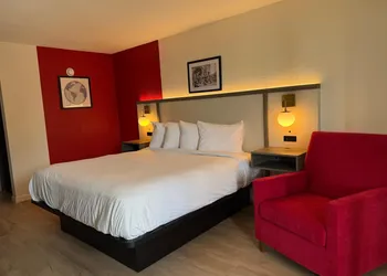 Ramada by Wyndham Lumberton NC North hotel thumbnail 4