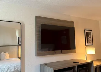 Ramada by Wyndham Lumberton NC North hotel thumbnail 8