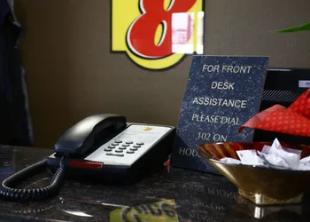 Super 8 by Wyndham Jamestown hotel thumbnail 2