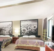 Super 8 by Wyndham Jamestown hotel detail image 7