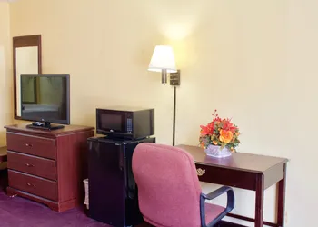 Rodeway Inn Monroe hotel thumbnail 5