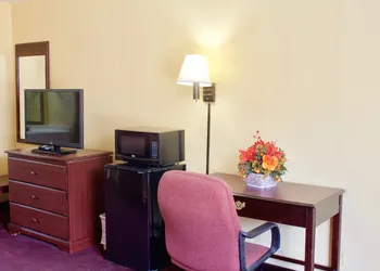 Rodeway Inn Monroe hotel thumbnail 5