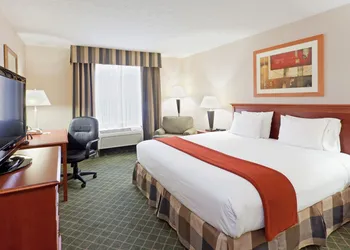 Holiday Inn Express & Suites Kent - University Area by IHG hotel thumbnail 5