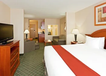 Holiday Inn Express & Suites Kent - University Area by IHG hotel thumbnail 7