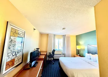 Country Inn & Suites by Radisson, Bismarck-Mandan hotel thumbnail 6
