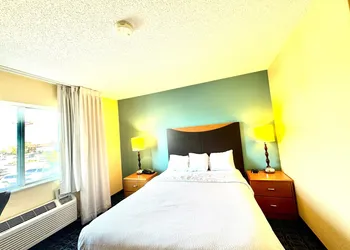 Country Inn & Suites by Radisson, Bismarck-Mandan hotel thumbnail 8