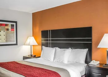 Howard Johnson by Wyndham Columbus State Fairgrounds I-71 hotel thumbnail 5