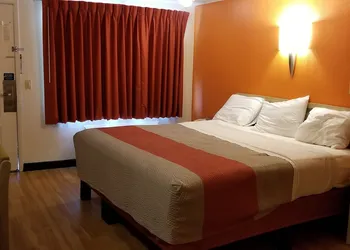 FairBridge Inn Express London hotel thumbnail 8