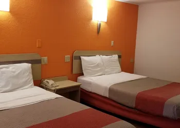 FairBridge Inn Express London hotel thumbnail 7