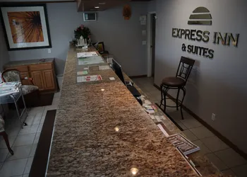 Express Inn & Suites hotel thumbnail 3