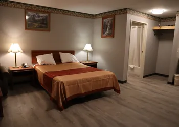 Express Inn & Suites hotel thumbnail 6
