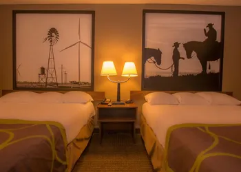 Super 8 by Wyndham Oklahoma Airport Fairgrounds West hotel thumbnail 5