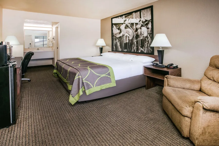 Super 8 by Wyndham Oklahoma Airport Fairgrounds West hotel detail image 6