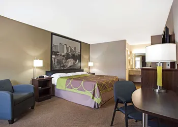 Super 8 by Wyndham Oklahoma/Frontier City hotel thumbnail 6