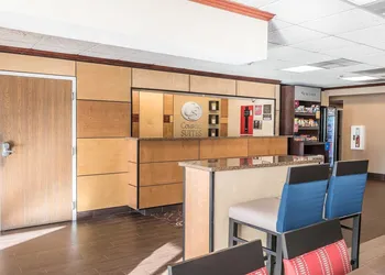 Comfort Suites Mason near Kings Island hotel thumbnail 3