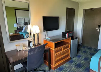 South Ridge Inn hotel thumbnail 2