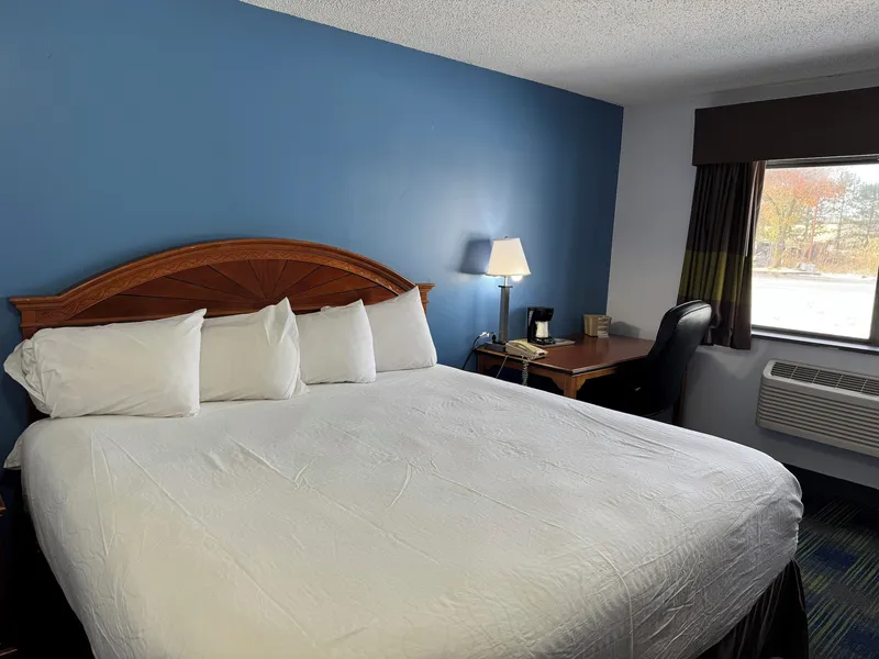 South Ridge Inn hotel detail image 6
