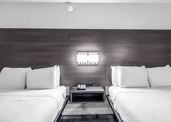 SureStay Hotel by Best Western Oklahoma City West hotel thumbnail 3