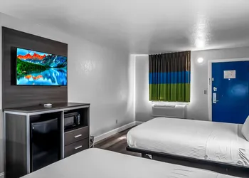 SureStay Hotel by Best Western Oklahoma City West hotel thumbnail 4