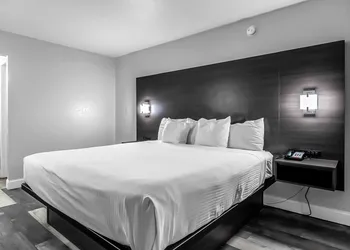 SureStay Hotel by Best Western Oklahoma City West hotel thumbnail 8