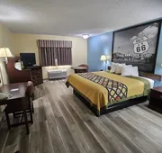 Super 8 by Wyndham Clinton OK hotel detail image 5