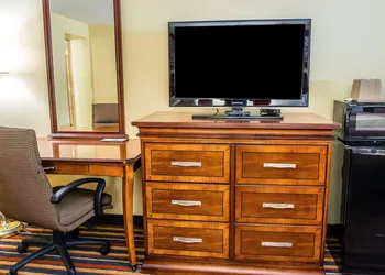 Econo Lodge Jefferson Hills Hwy 51 hotel thumbnail 8