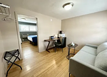 Ashland Motel - Oregon hotel thumbnail 6