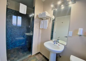 Ashland Motel - Oregon hotel thumbnail 8