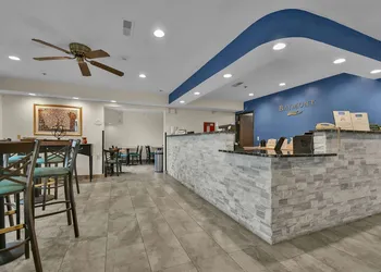 Baymont by Wyndham Zanesville hotel thumbnail 2